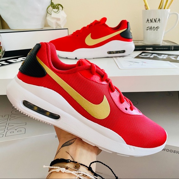Nike Shoes - NWT Nike Air Max Oketo red